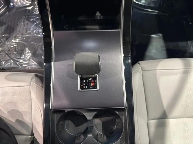 2026 Land Rover Range Rover Velar P250 Dynamic SE