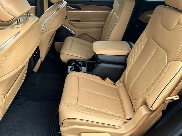 2025 Jeep Grand Cherokee L Summit Reserve 4x4