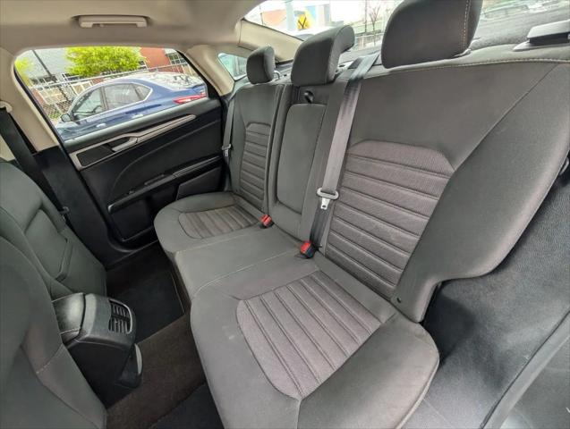 2020 Ford Fusion SE