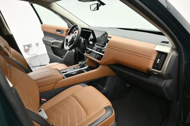 2025 Nissan Pathfinder Platinum 4WD