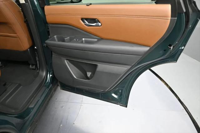 2025 Nissan Pathfinder Platinum 4WD