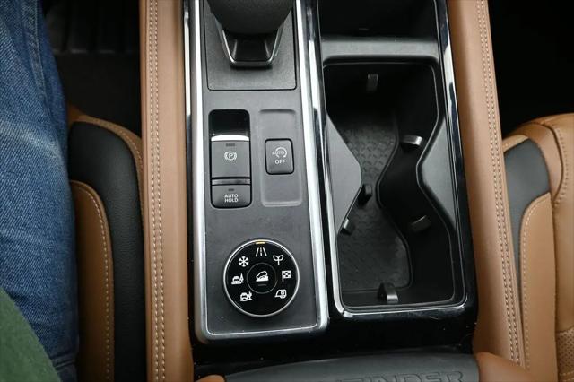 2025 Nissan Pathfinder Platinum 4WD