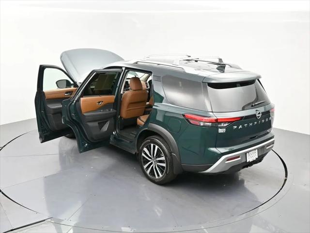 2025 Nissan Pathfinder Platinum 4WD