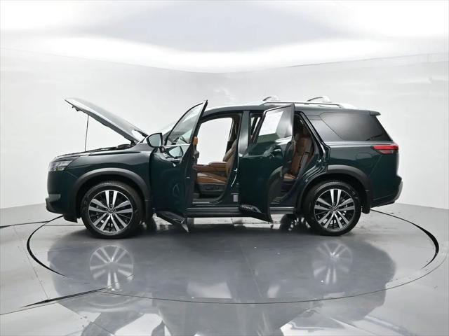 2025 Nissan Pathfinder Platinum 4WD