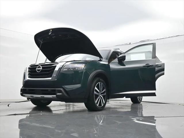 2025 Nissan Pathfinder Platinum 4WD