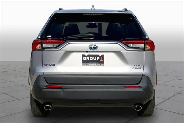 2022 Toyota RAV4 Hybrid XLE