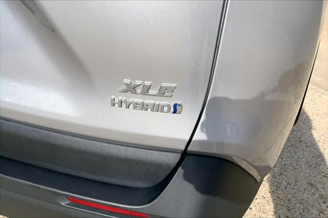 2022 Toyota RAV4 Hybrid XLE