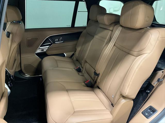 2026 Land Rover Range Rover P530 SE 7 Seat