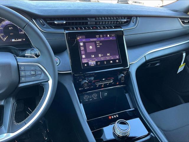 2025 Jeep Grand Cherokee L Laredo X 4x4