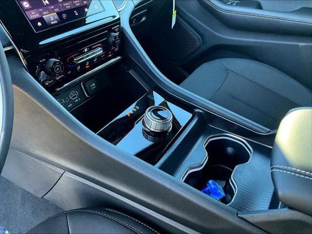 2025 Jeep Grand Cherokee L Laredo X 4x4