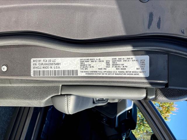 2025 Jeep Grand Cherokee L Laredo X 4x4