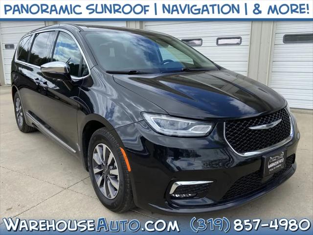 2023 Chrysler Pacifica Hybrid Limited for sale in Swisher, IA