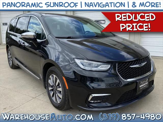 2023 Chrysler Pacifica Hybrid Limited for sale in Swisher, IA