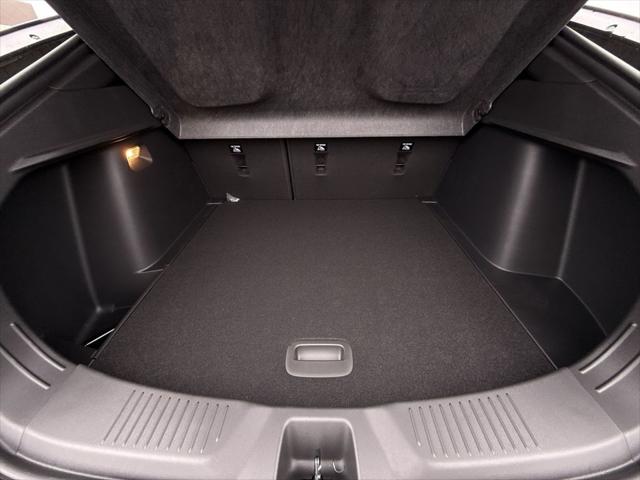 2026 Buick NV Avenir FWD