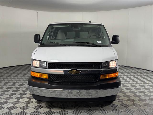 2025 Chevrolet Express Passenger RWD 3500 Extended Wheelbase LT