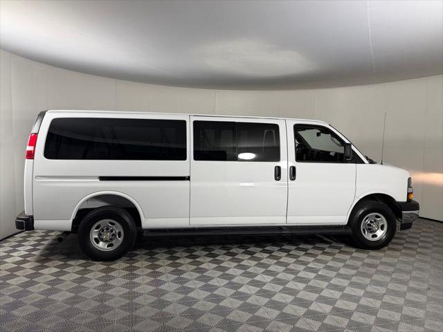 2025 Chevrolet Express Passenger RWD 3500 Extended Wheelbase LT