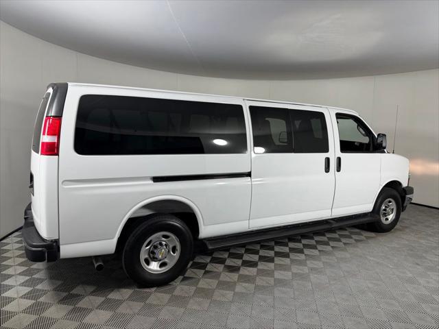 2025 Chevrolet Express Passenger RWD 3500 Extended Wheelbase LT