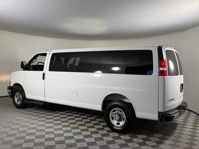 2025 Chevrolet Express Passenger RWD 3500 Extended Wheelbase LT