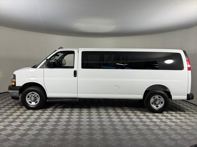 2025 Chevrolet Express Passenger RWD 3500 Extended Wheelbase LT