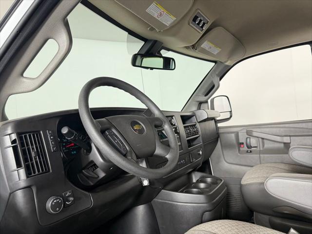 2025 Chevrolet Express Passenger RWD 3500 Extended Wheelbase LT