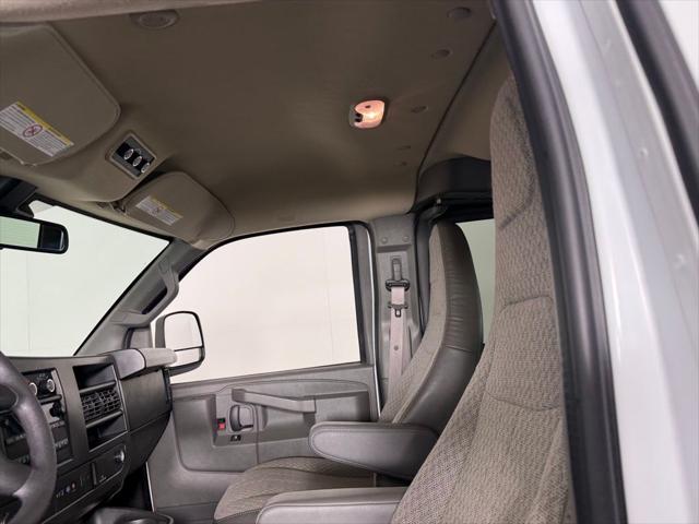 2025 Chevrolet Express Passenger RWD 3500 Extended Wheelbase LT