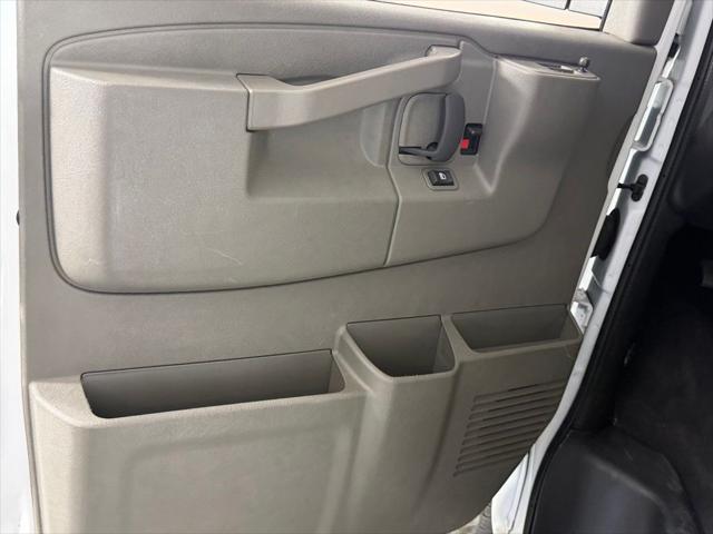 2025 Chevrolet Express Passenger RWD 3500 Extended Wheelbase LT