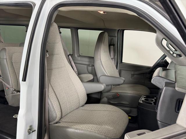 2025 Chevrolet Express Passenger RWD 3500 Extended Wheelbase LT