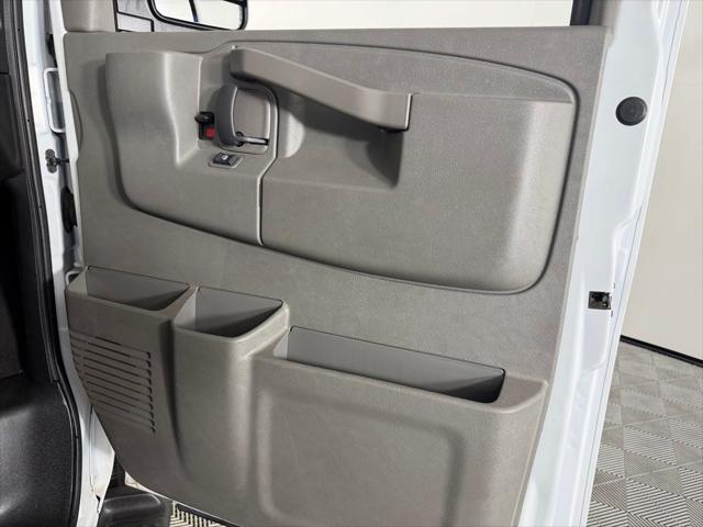 2025 Chevrolet Express Passenger RWD 3500 Extended Wheelbase LT