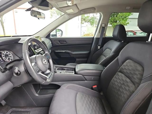 2024 Nissan Pathfinder SV FWD