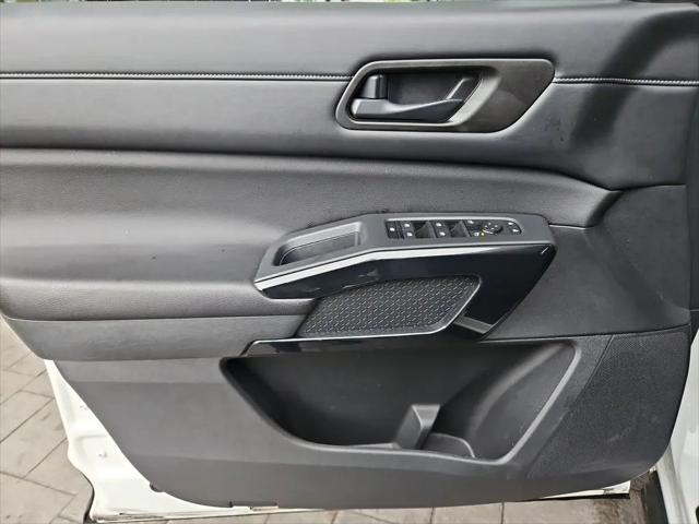 2024 Nissan Pathfinder SV FWD