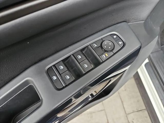 2024 Nissan Pathfinder SV FWD