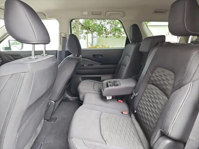 2024 Nissan Pathfinder SV FWD