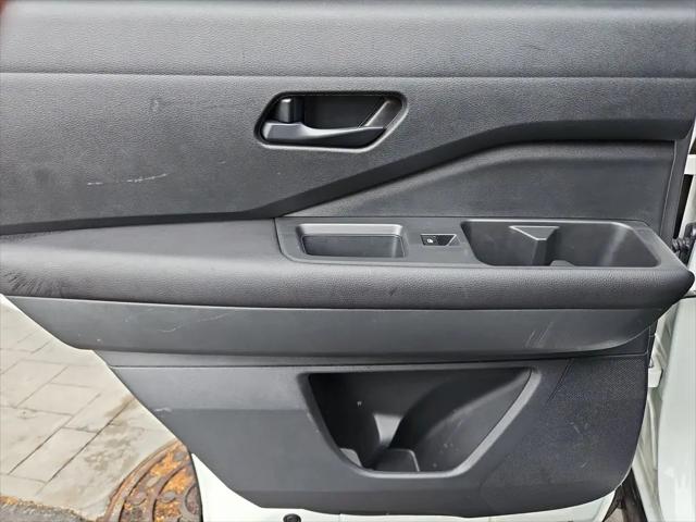 2024 Nissan Pathfinder SV FWD