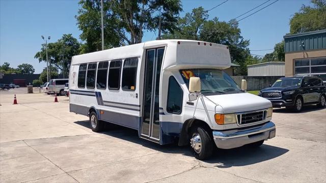 2003 Ford E-450 Cutaway E-450