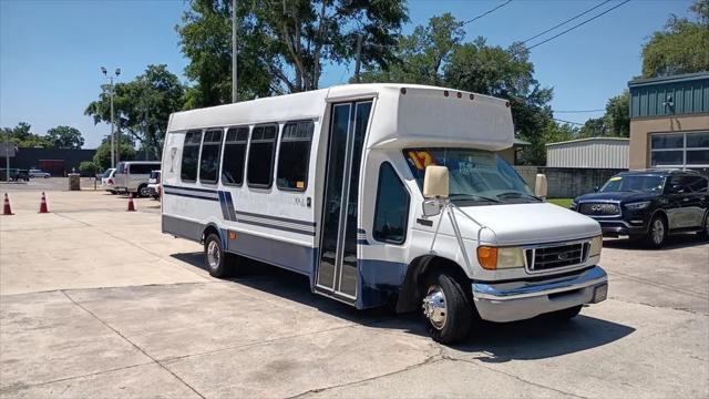 2003 Ford E-450 Cutaway E-450