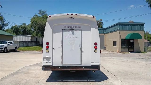 2003 Ford E-450 Cutaway E-450