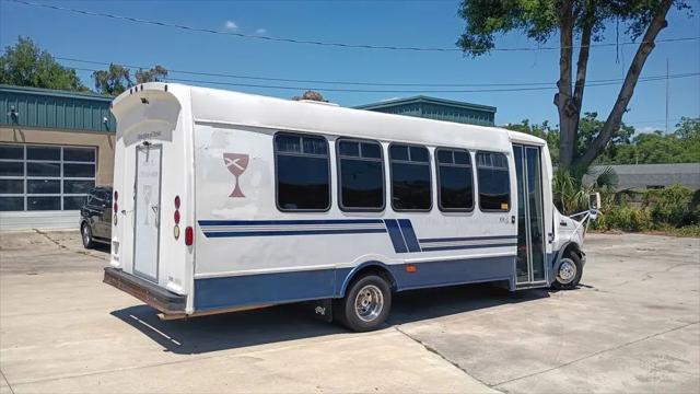 2003 Ford E-450 Cutaway E-450