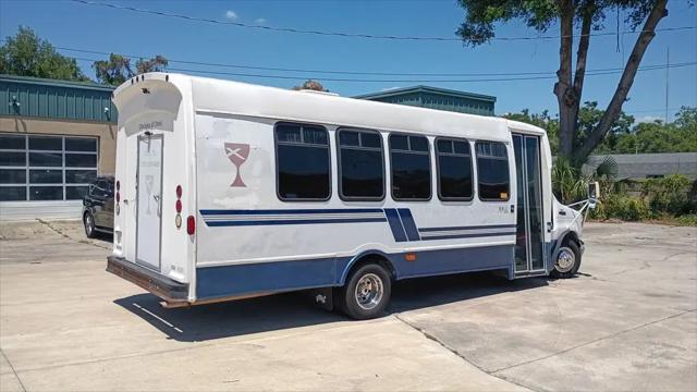 2003 Ford E-450 Cutaway E-450