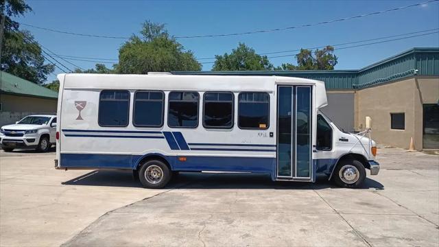 2003 Ford E-450 Cutaway E-450