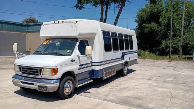 2003 Ford E-450 Cutaway E-450