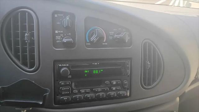 2003 Ford E-450 Cutaway E-450
