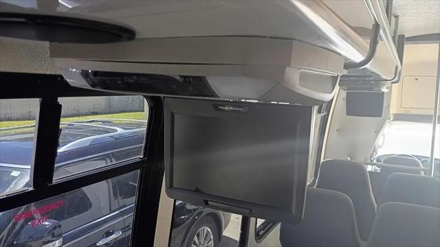 2003 Ford E-450 Cutaway E-450
