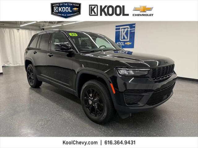 2025 Jeep Grand Cherokee Altitude 4x4 for sale in Grand Rapids, MI