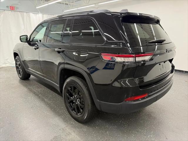 2025 Jeep Grand Cherokee Altitude 4x4