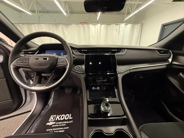 2025 Jeep Grand Cherokee Altitude 4x4