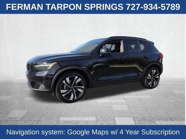2025 Volvo XC40 B5 Ultra Dark Theme