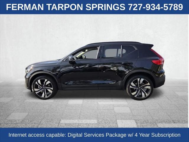 2025 Volvo XC40 B5 Ultra Dark Theme
