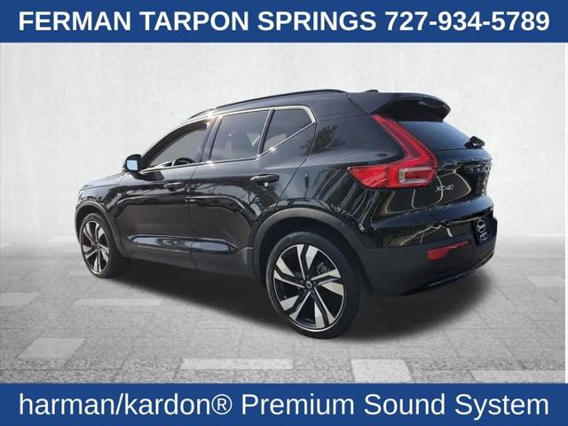 2025 Volvo XC40 B5 Ultra Dark Theme
