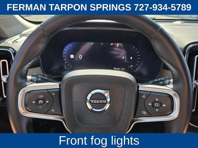 2025 Volvo XC40 B5 Ultra Dark Theme