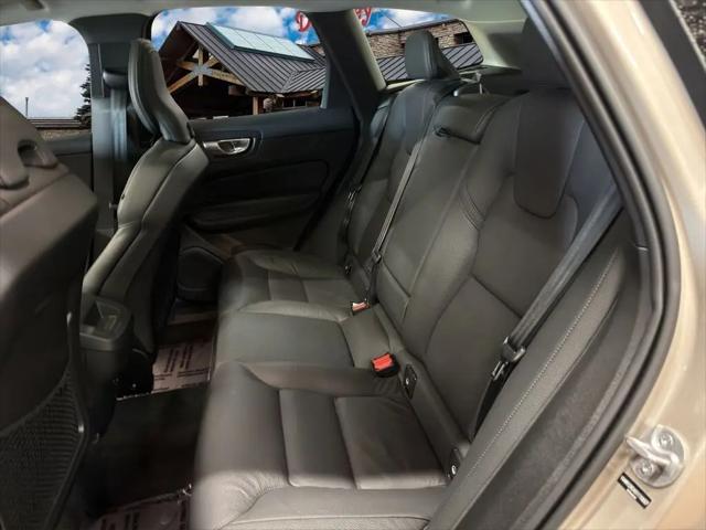 2025 Volvo XC60 B5 Plus